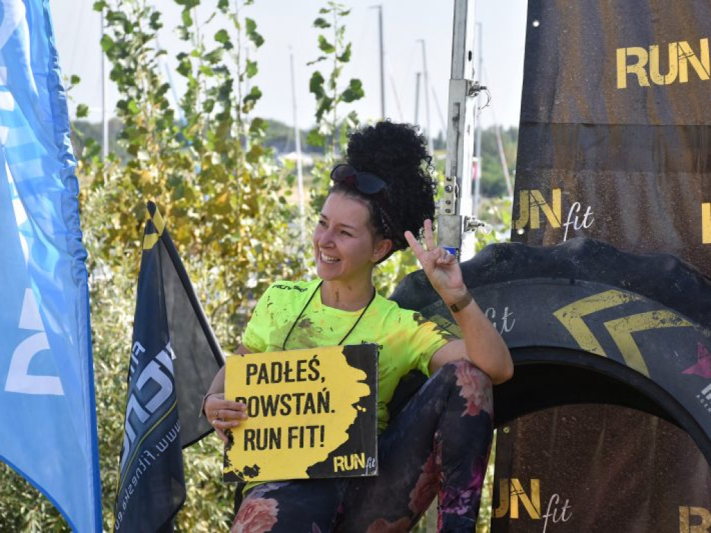 Run fit Elite w Tarnobrzegu. Przez piasek, błoto, wodę i zasieki  [zdjęcia]