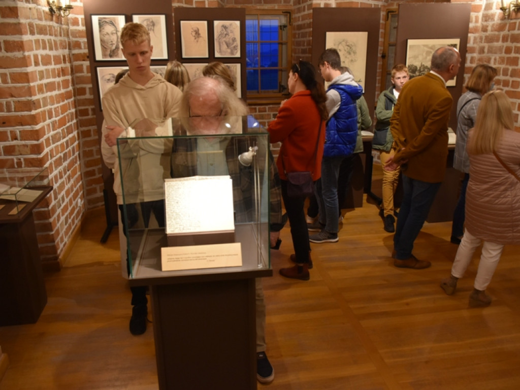 Sandomierz. Wyjątkowa okazja obejrzenia sandomierskiego rękopisu Norwida [zdjęcia]