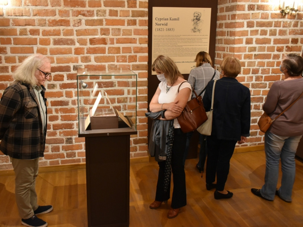 Sandomierz. Wyjątkowa okazja obejrzenia sandomierskiego rękopisu Norwida [zdjęcia]