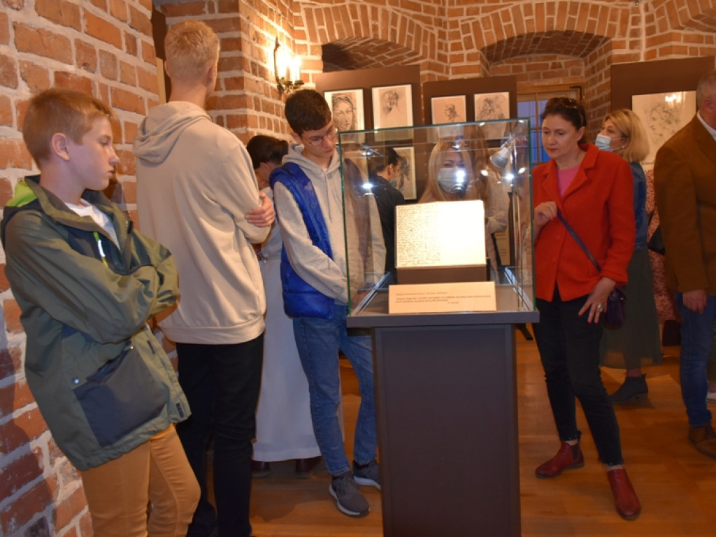 Sandomierz. Wyjątkowa okazja obejrzenia sandomierskiego rękopisu Norwida [zdjęcia]