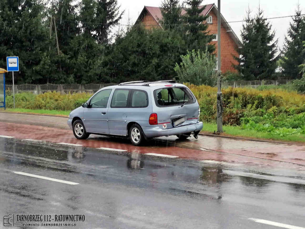 Tarnobrzeg. Zderzenie dwóch osobówek na ul. Warszawskiej [zdjęcia]