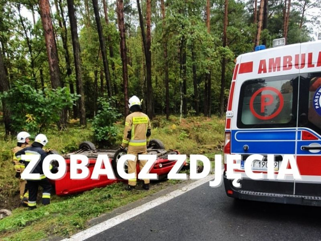 Jamnica. Dachując, staranował krzyż ustawiony w miejscu śmiertelnego wypadku [zdjęcia]