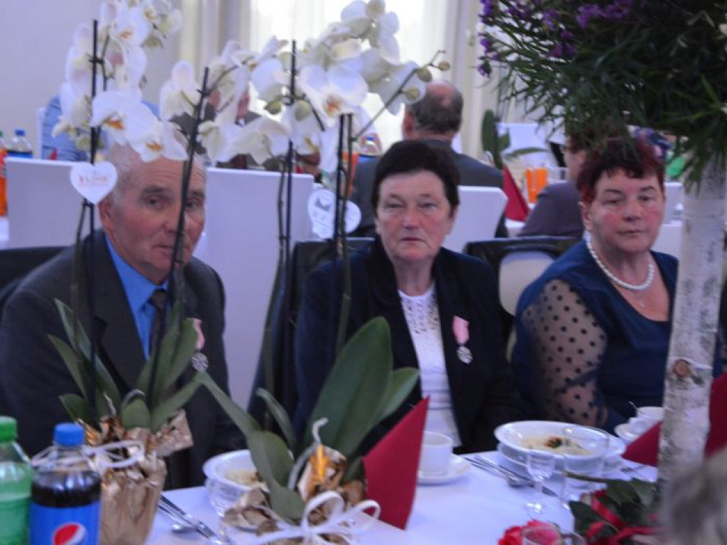 Blisko 50 par małżeńskich z gminy Klimontów otrzymało medale nadane przez Prezydenta RP [zdjęcia]