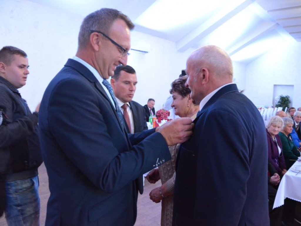 Blisko 50 par małżeńskich z gminy Klimontów otrzymało medale nadane przez Prezydenta RP [zdjęcia]