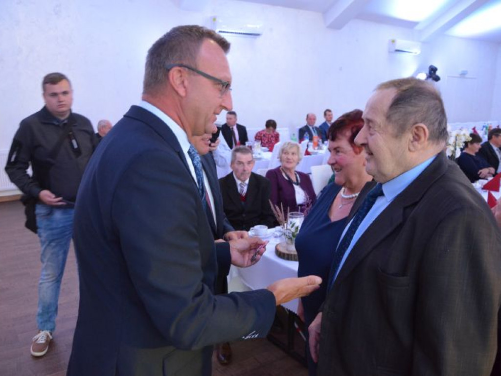 Blisko 50 par małżeńskich z gminy Klimontów otrzymało medale nadane przez Prezydenta RP [zdjęcia]