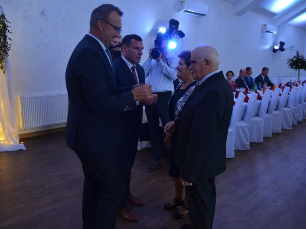 Blisko 50 par małżeńskich z gminy Klimontów otrzymało medale nadane przez Prezydenta RP [zdjęcia]