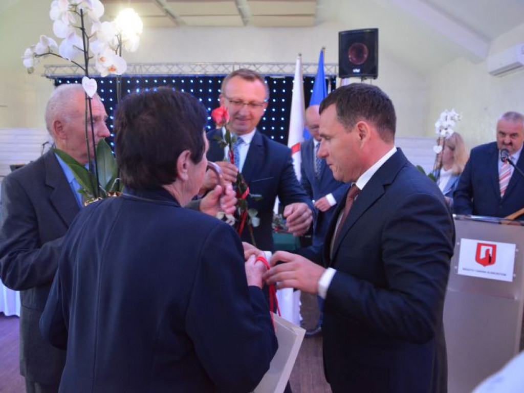 Blisko 50 par małżeńskich z gminy Klimontów otrzymało medale nadane przez Prezydenta RP [zdjęcia]