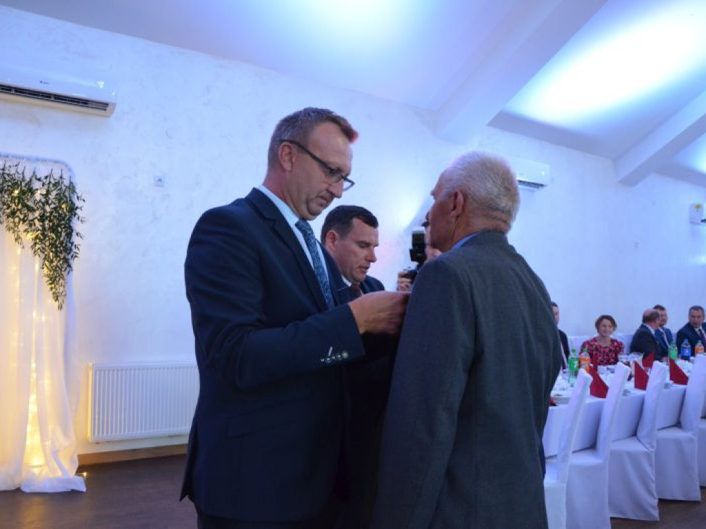 Blisko 50 par małżeńskich z gminy Klimontów otrzymało medale nadane przez Prezydenta RP [zdjęcia]