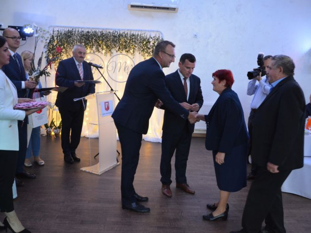 Blisko 50 par małżeńskich z gminy Klimontów otrzymało medale nadane przez Prezydenta RP [zdjęcia]