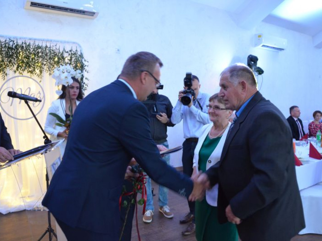 Blisko 50 par małżeńskich z gminy Klimontów otrzymało medale nadane przez Prezydenta RP [zdjęcia]