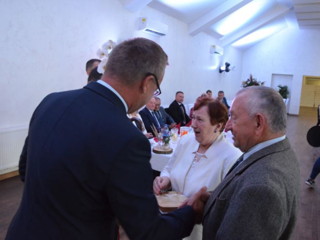 Blisko 50 par małżeńskich z gminy Klimontów otrzymało medale nadane przez Prezydenta RP [zdjęcia]