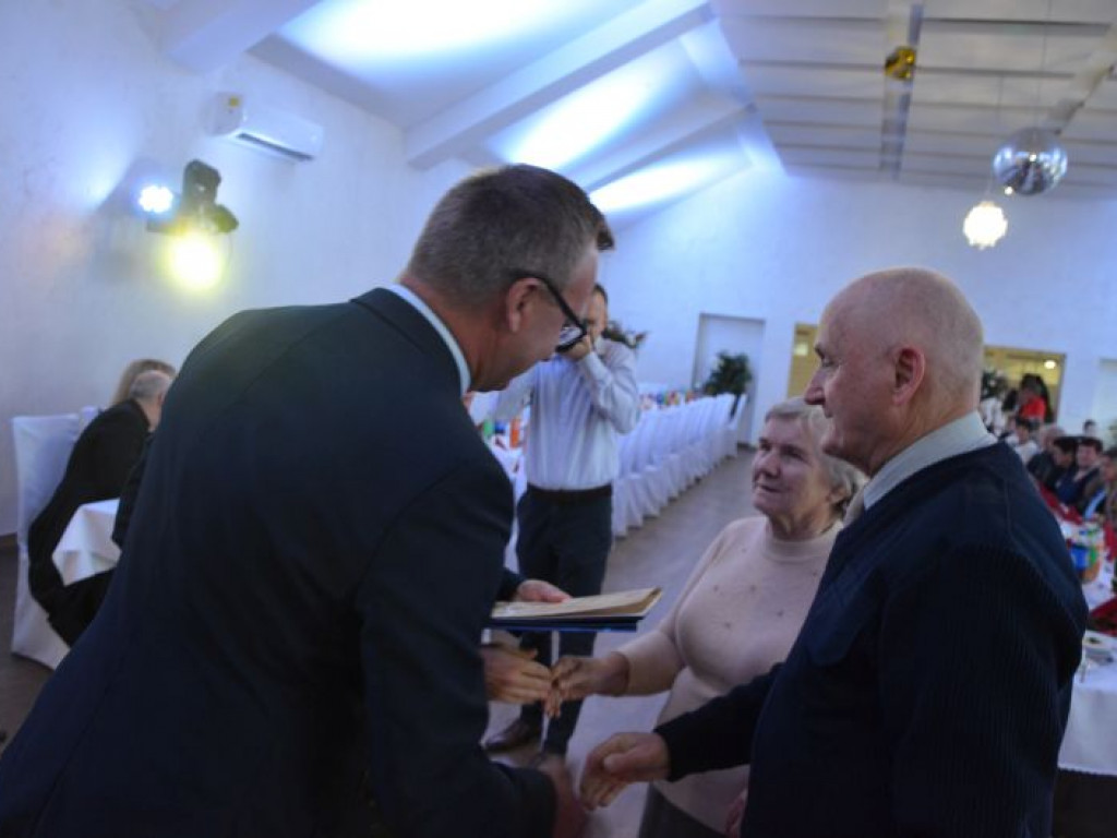 Blisko 50 par małżeńskich z gminy Klimontów otrzymało medale nadane przez Prezydenta RP [zdjęcia]
