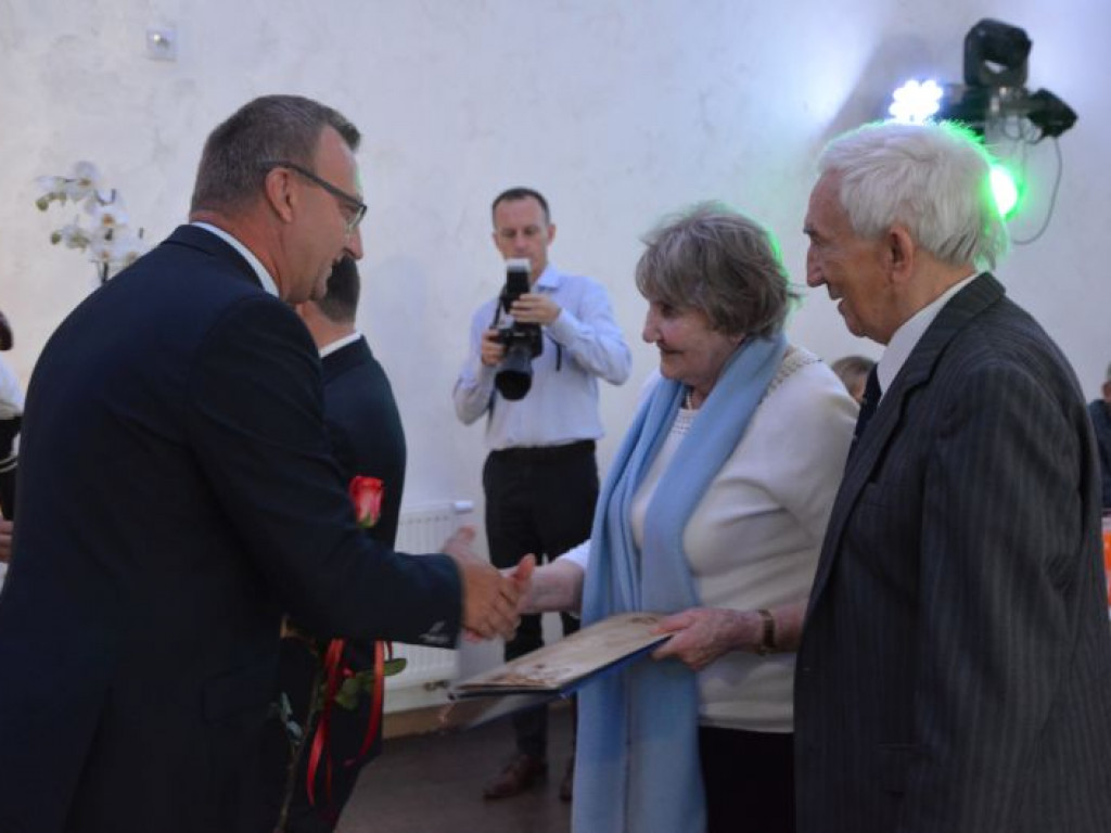 Blisko 50 par małżeńskich z gminy Klimontów otrzymało medale nadane przez Prezydenta RP [zdjęcia]