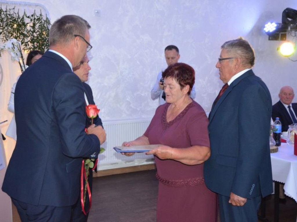 Blisko 50 par małżeńskich z gminy Klimontów otrzymało medale nadane przez Prezydenta RP [zdjęcia]