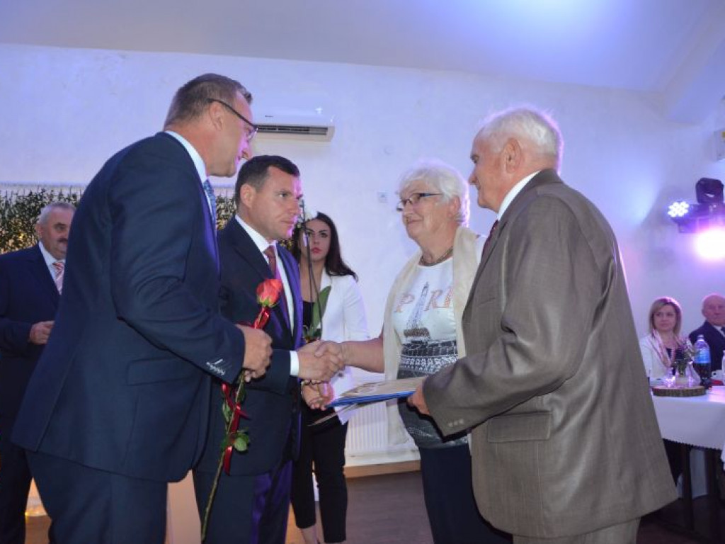 Blisko 50 par małżeńskich z gminy Klimontów otrzymało medale nadane przez Prezydenta RP [zdjęcia]