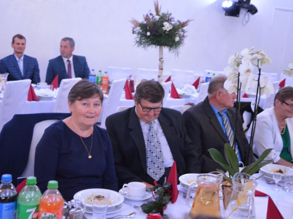 Blisko 50 par małżeńskich z gminy Klimontów otrzymało medale nadane przez Prezydenta RP [zdjęcia]