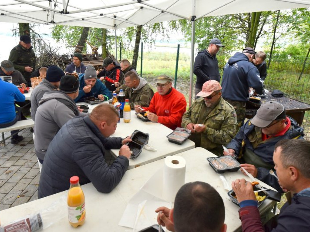 Wędkowali nad Jeziorem Tarnobrzeskim [zdjęcia]
