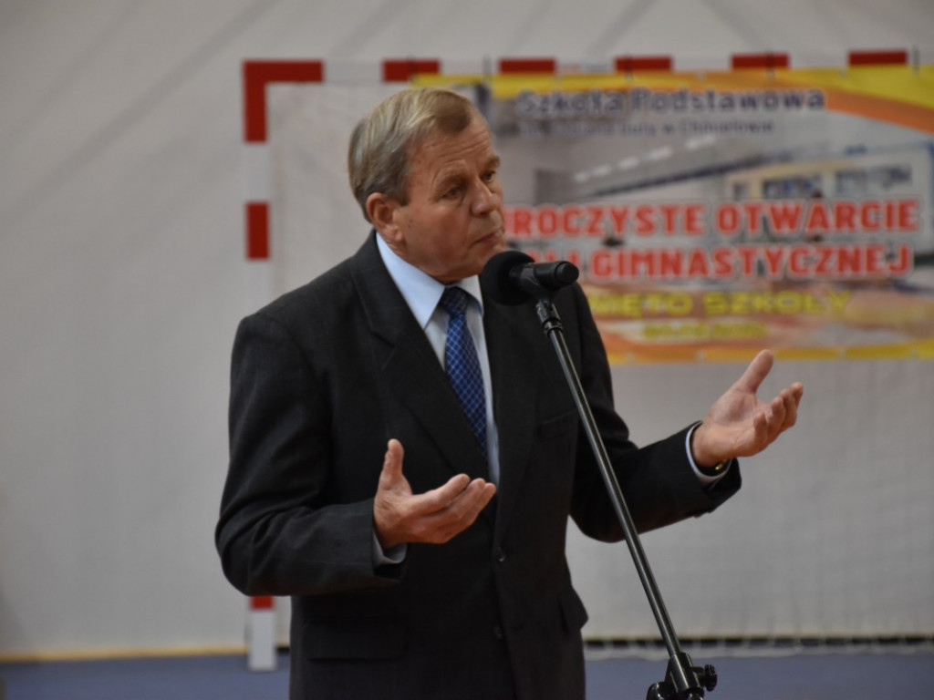Nowa sala gimnastyczna, dwie lekcyjne i siłownia już oficjalnie w Szkole Podstawowej w Chmielowie [zdjęcia]