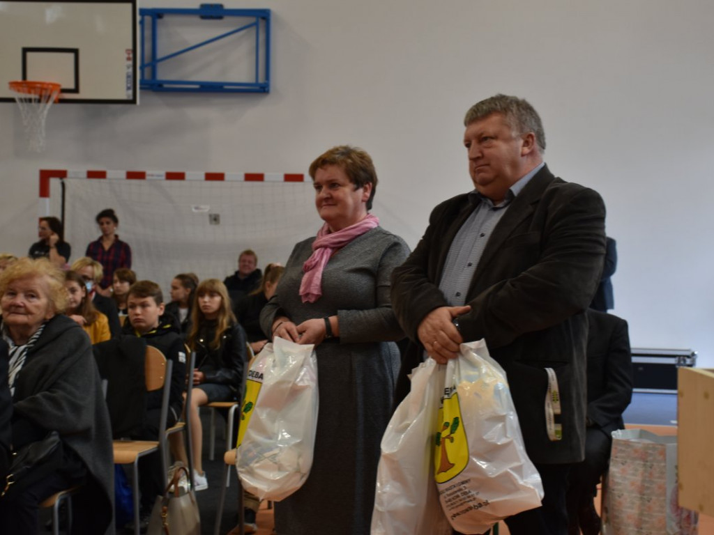 Nowa sala gimnastyczna, dwie lekcyjne i siłownia już oficjalnie w Szkole Podstawowej w Chmielowie [zdjęcia]