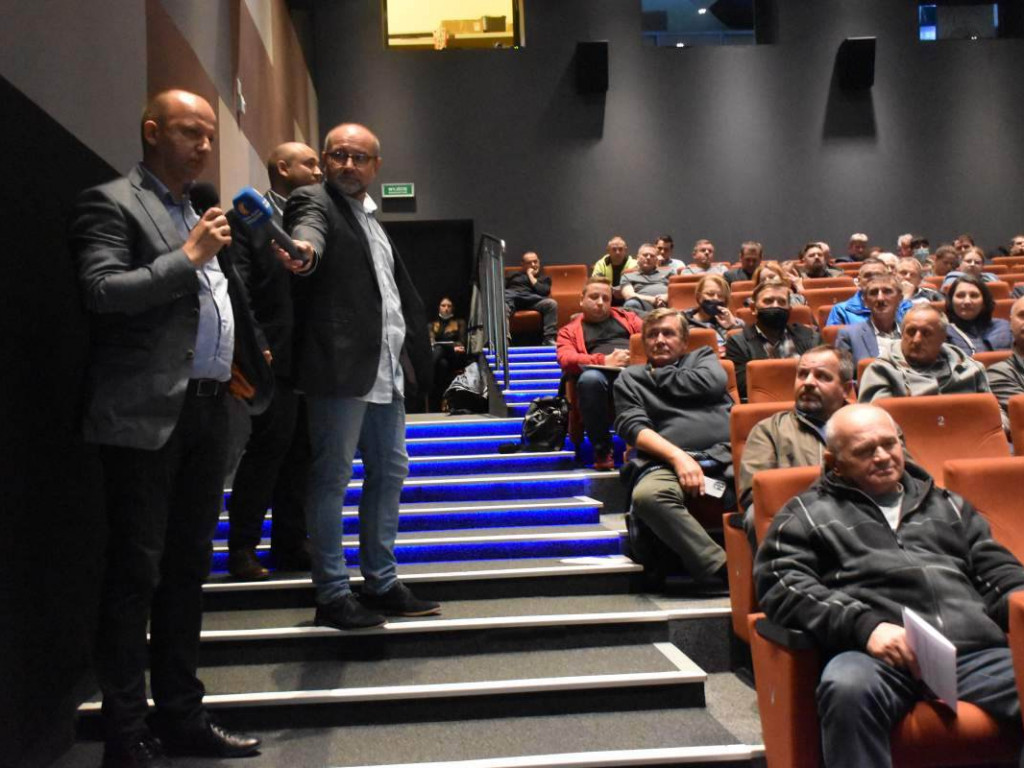 Spotkanie w sprawie obwodnicy Nowej Dęby. Mieszkańcy za jednym z wariantów [zdjęcia]