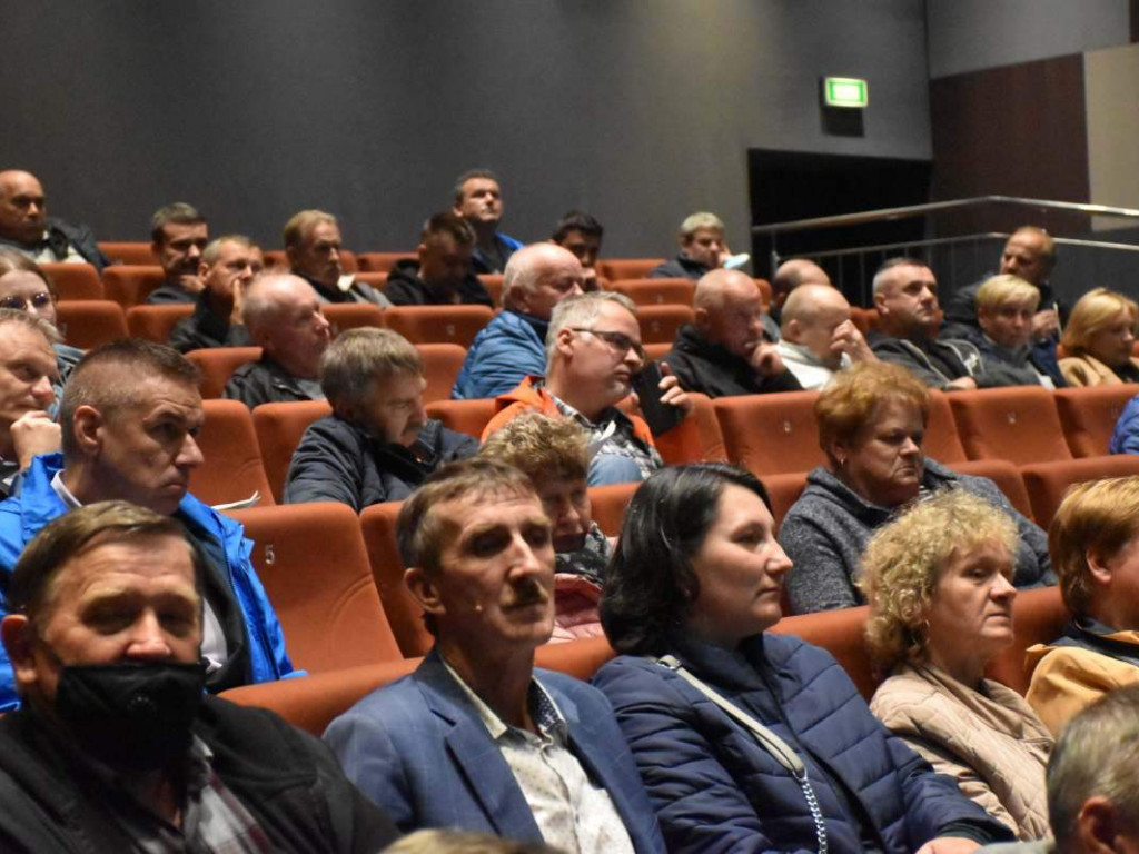 Spotkanie w sprawie obwodnicy Nowej Dęby. Mieszkańcy za jednym z wariantów [zdjęcia]