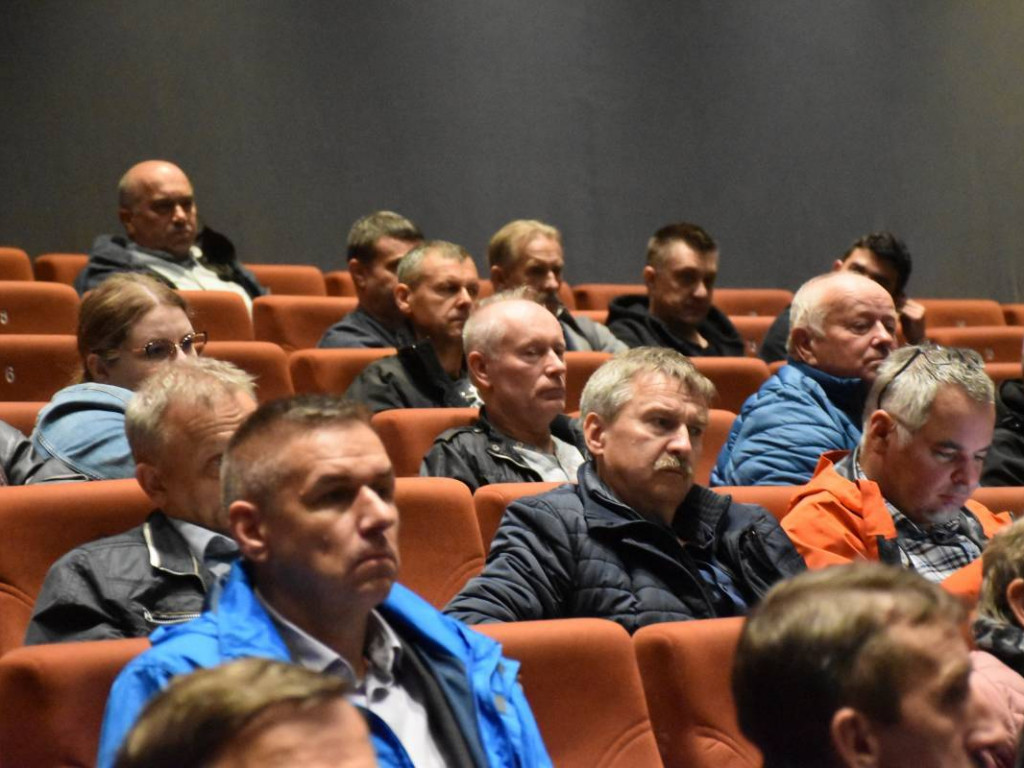 Spotkanie w sprawie obwodnicy Nowej Dęby. Mieszkańcy za jednym z wariantów [zdjęcia]