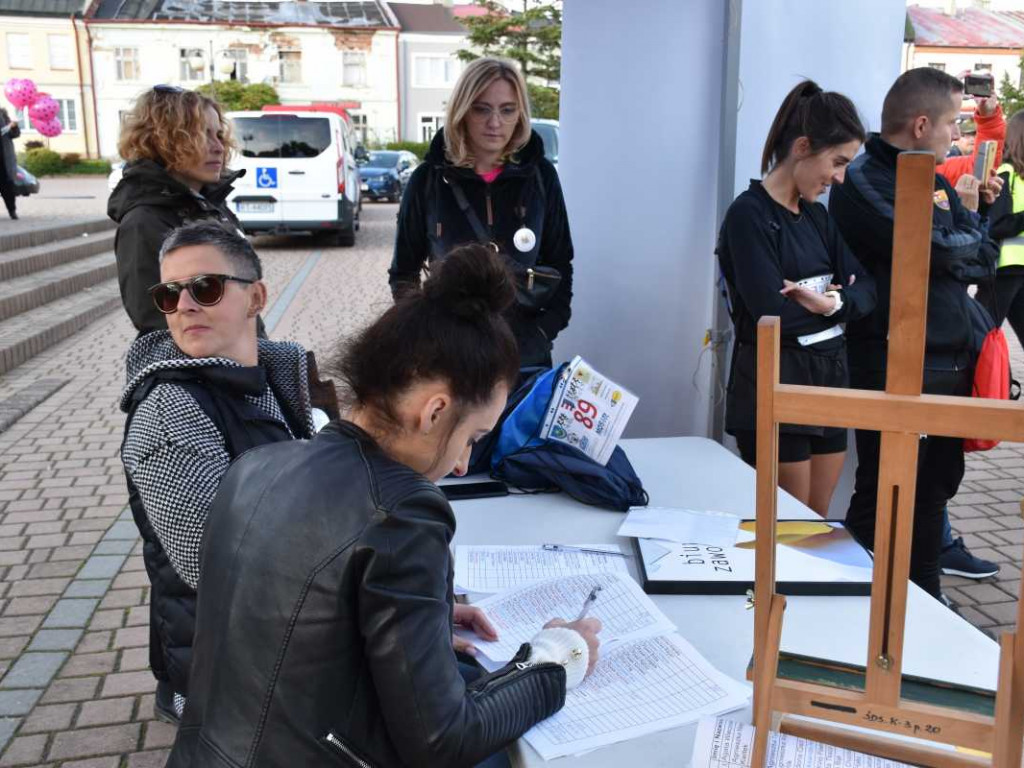 Tarnobrzeżanie solidarnie pobiegli z osobami niepełnosprawnymi psychicznie [zdjęcia]