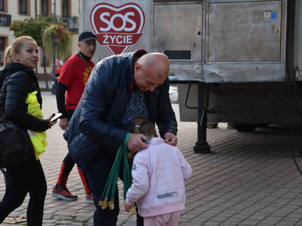 Tarnobrzeżanie solidarnie pobiegli z osobami niepełnosprawnymi psychicznie [zdjęcia]