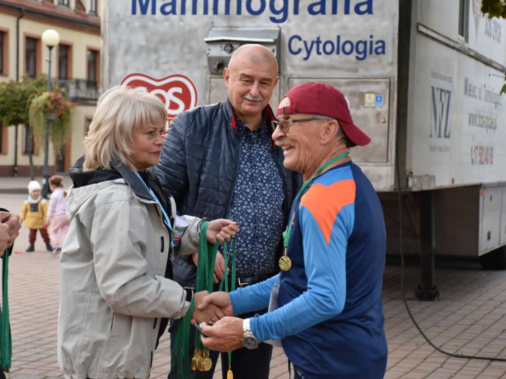 Tarnobrzeżanie solidarnie pobiegli z osobami niepełnosprawnymi psychicznie [zdjęcia]