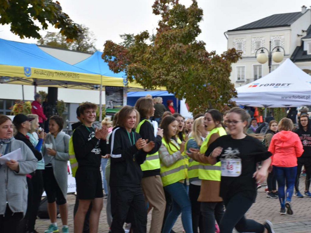 Tarnobrzeżanie solidarnie pobiegli z osobami niepełnosprawnymi psychicznie [zdjęcia]