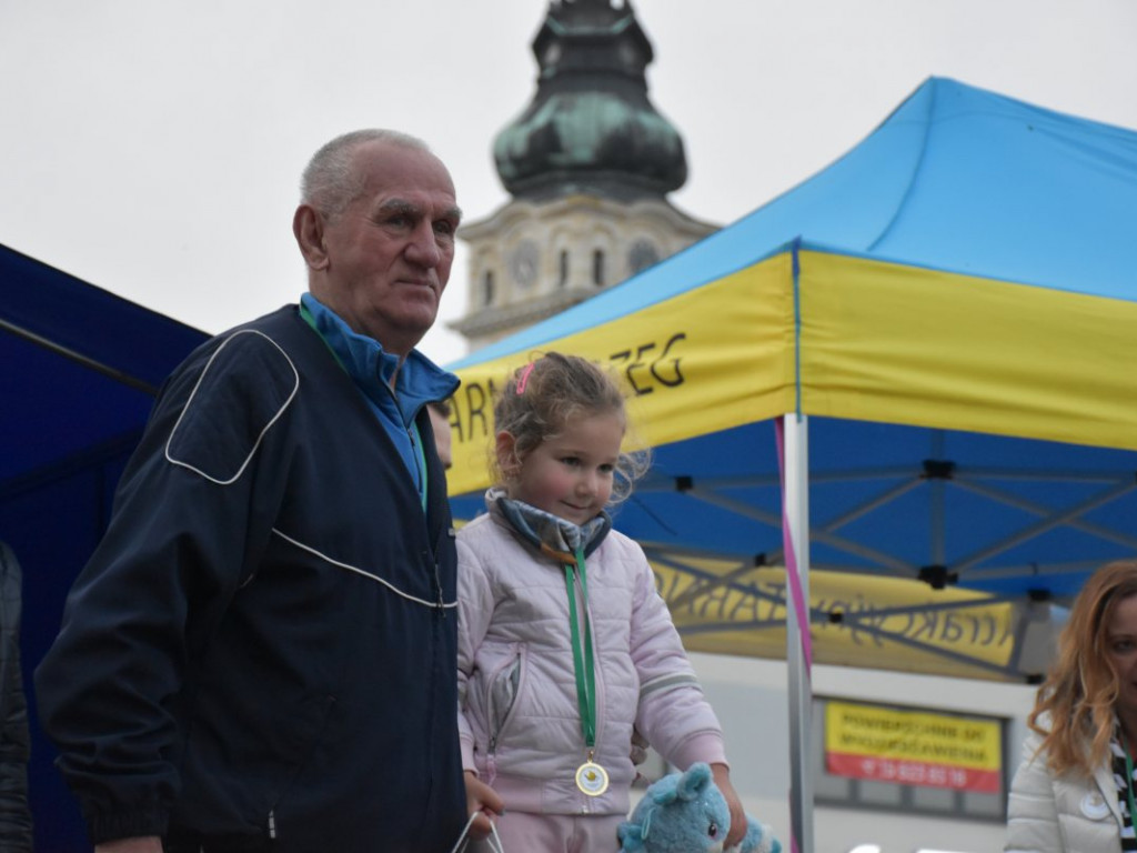 Tarnobrzeżanie solidarnie pobiegli z osobami niepełnosprawnymi psychicznie [zdjęcia]