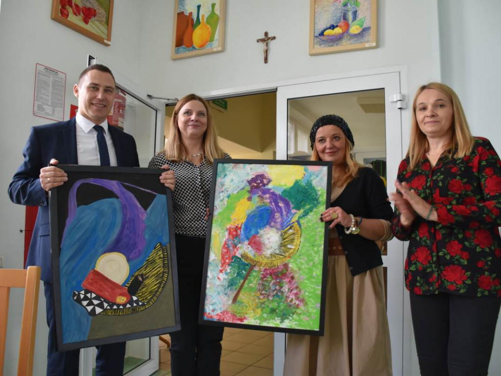 Tańczyli, malowali i łamali stereotypy. Finał Tarnobrzeskich Dni Solidarności z Osobami Chorującymi Psychicznie [zdjęcia]