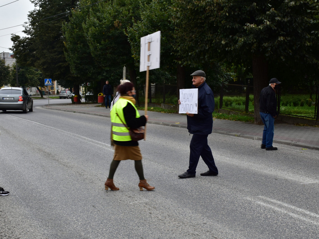 Klimontowianie znowu blokowali drogę. Przypominali, że czekają na obwodnicę [zdjęcia][wideo]