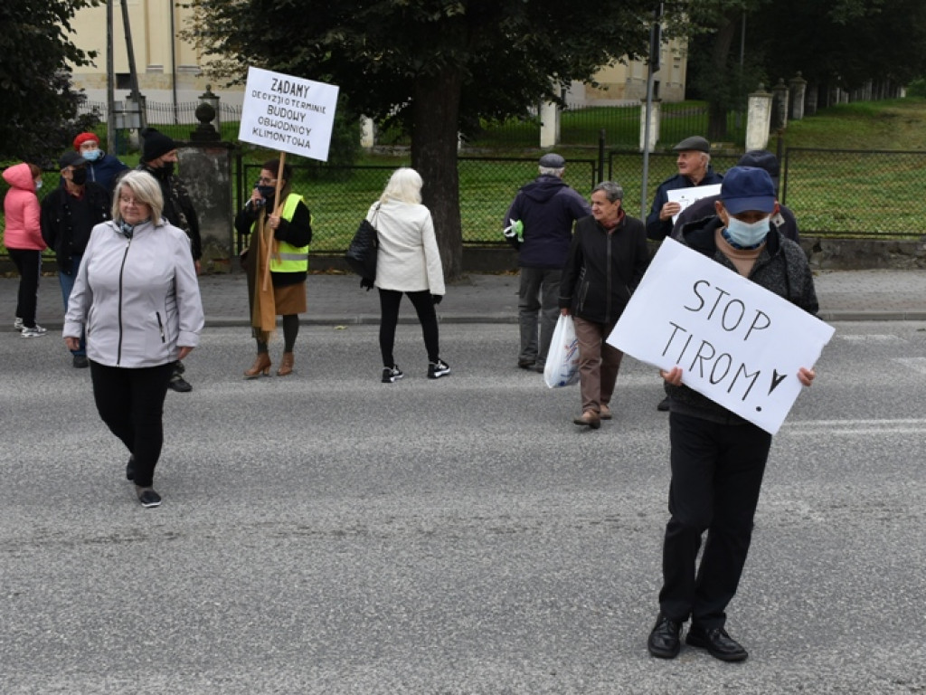 Klimontowianie znowu blokowali drogę. Przypominali, że czekają na obwodnicę [zdjęcia][wideo]