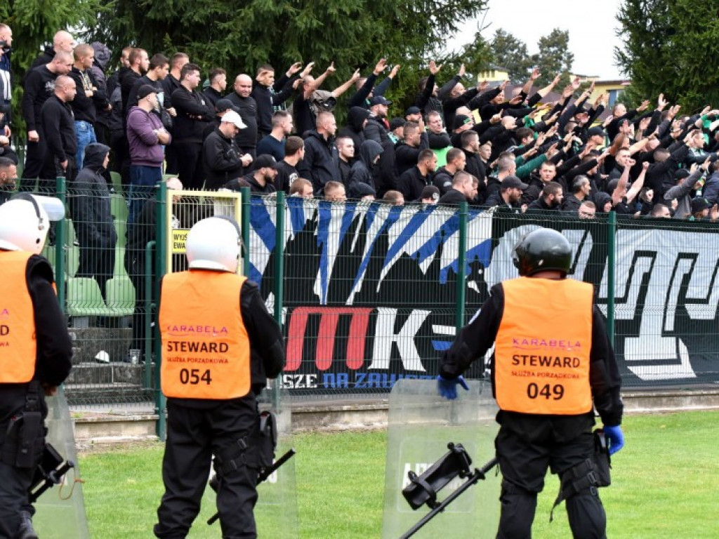 Siarka twardsza niż Stal! Zobacz ZDJĘCIA z derbowego pojedynku!