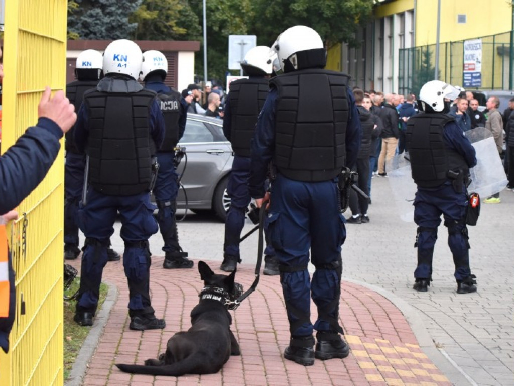 Siarka twardsza niż Stal! Zobacz ZDJĘCIA z derbowego pojedynku!