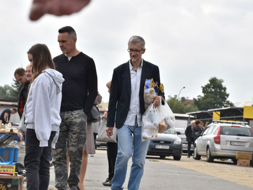 I edycja Pchlego Targu w Tarnobrzegu. To był raj dla kolekcjonerów i łowców okazji!  [zdjęcia]