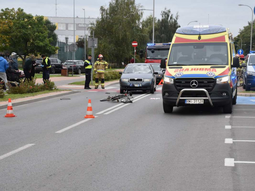 Potrącenie rowerzysty na ul. Kopernika w Tarnobrzegu. Ranny 89-latek trafił do szpitala [AKTUALIZACJA][zdjęcia]