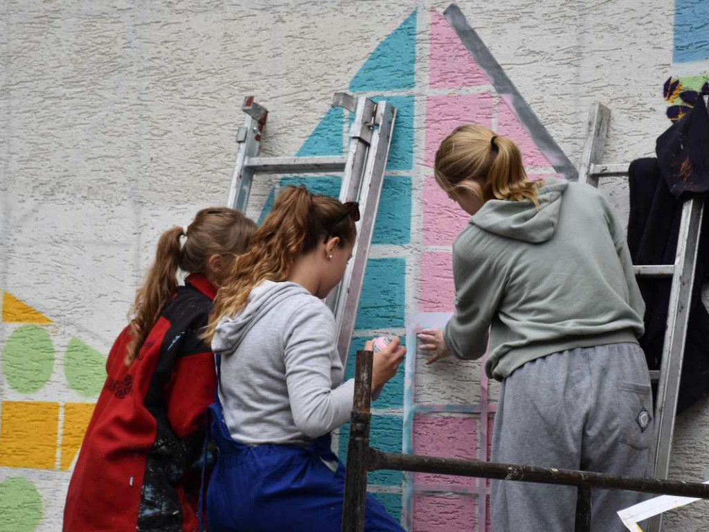 Na ścianie TDK namalowali mural z wizerunkiem Stanisława Jachowicza [zdjęcia]
