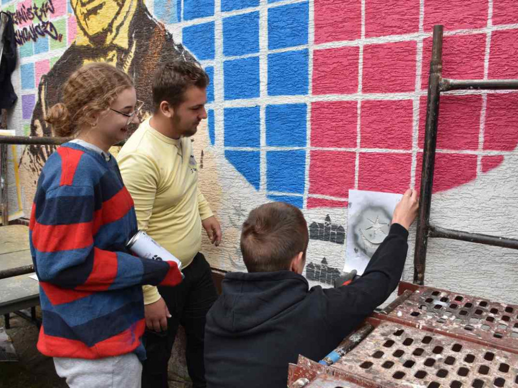 Na ścianie TDK namalowali mural z wizerunkiem Stanisława Jachowicza [zdjęcia]