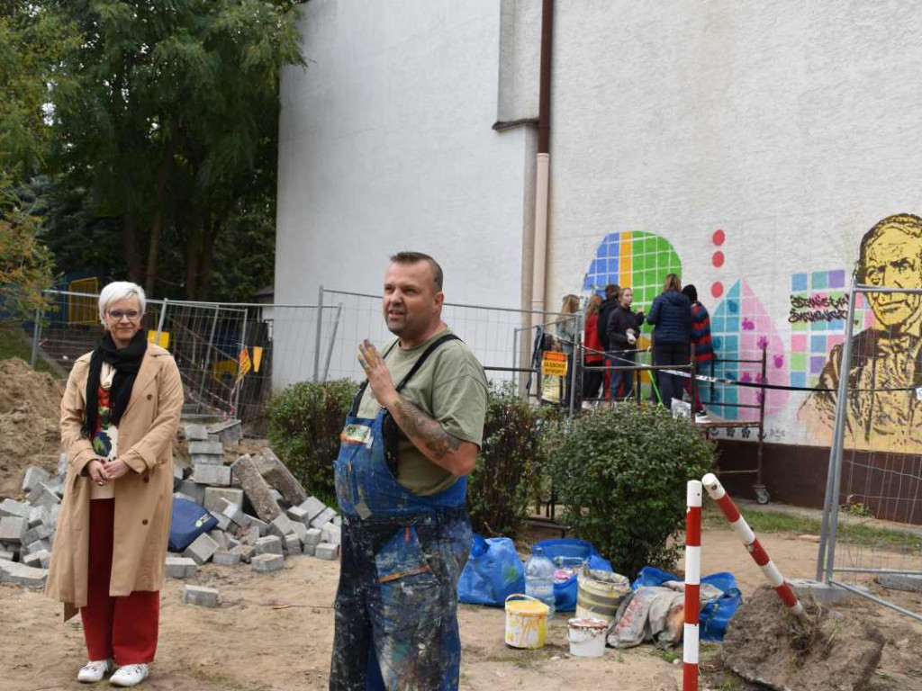 Na ścianie TDK namalowali mural z wizerunkiem Stanisława Jachowicza [zdjęcia]