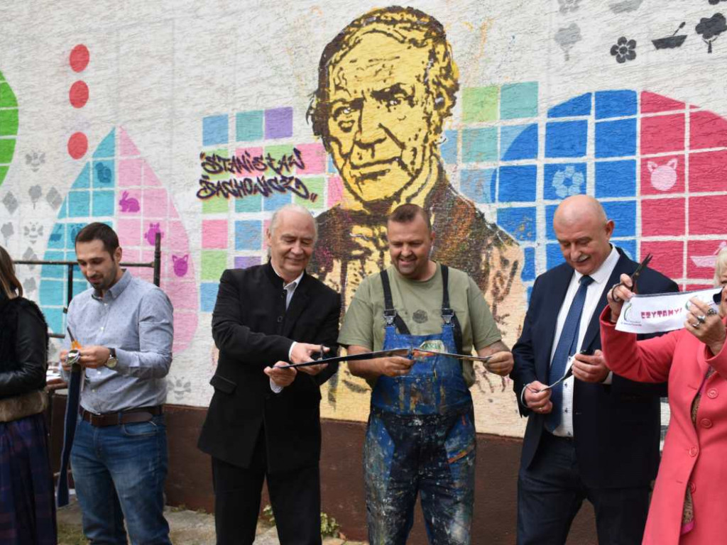 Na ścianie TDK namalowali mural z wizerunkiem Stanisława Jachowicza [zdjęcia]