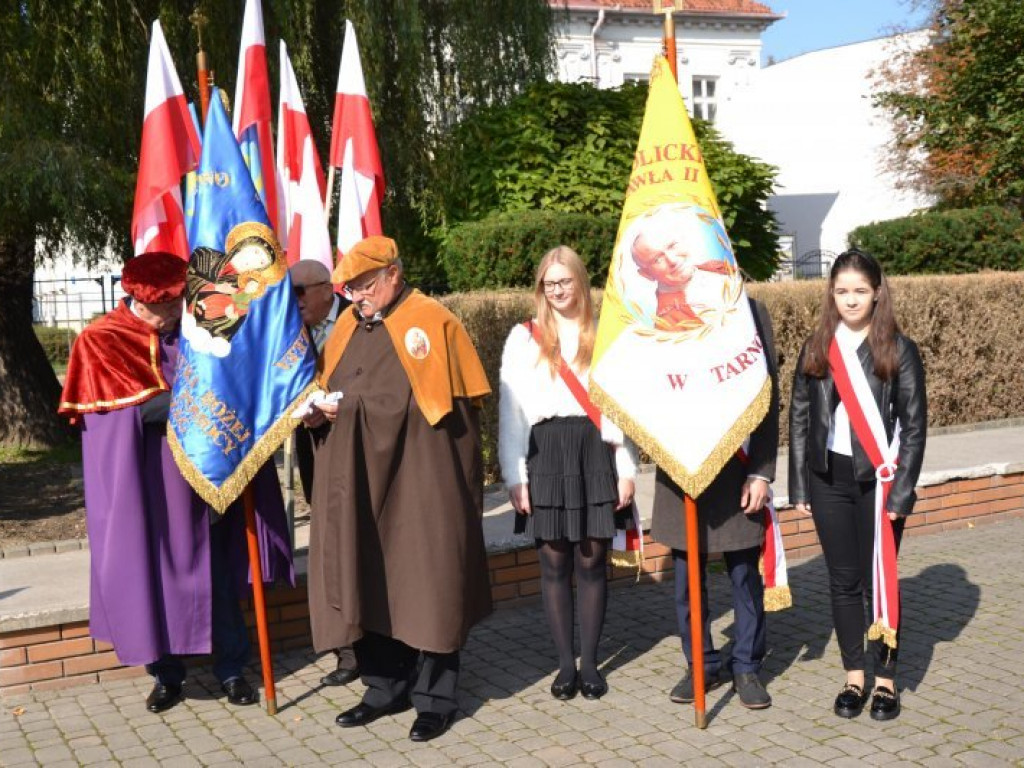 W Tarnobrzegu odsłonięto popiersie księdza Michała Józefczyka [zdjęcia]