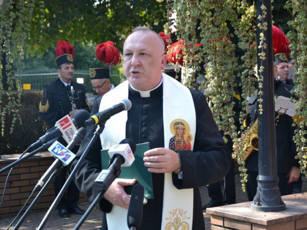W Tarnobrzegu odsłonięto popiersie księdza Michała Józefczyka [zdjęcia]