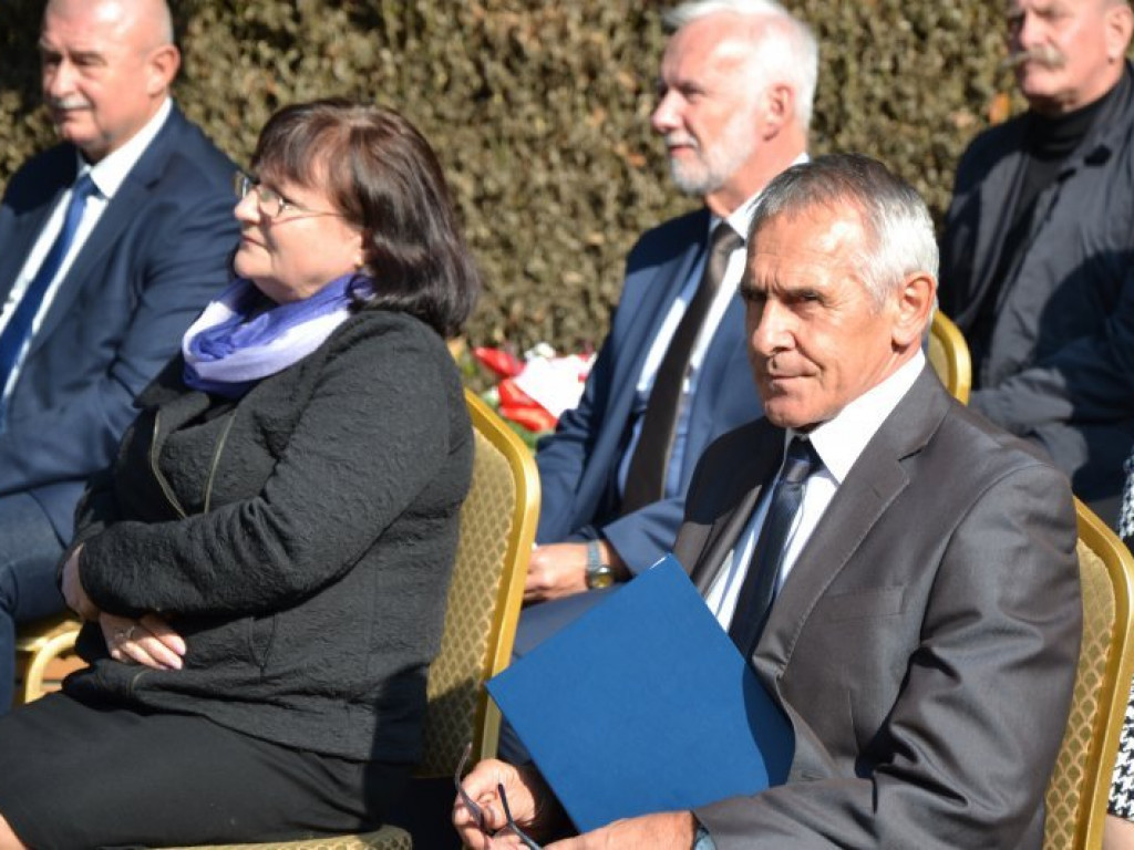 W Tarnobrzegu odsłonięto popiersie księdza Michała Józefczyka [zdjęcia]