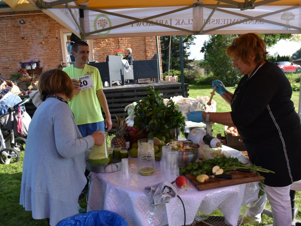 Sandomierz, gm. Samborzec. Pobiegli po zdrowie i ... wyjątkowe sandały [zdjęcia]