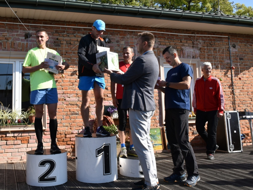 Sandomierz, gm. Samborzec. Pobiegli po zdrowie i ... wyjątkowe sandały [zdjęcia]