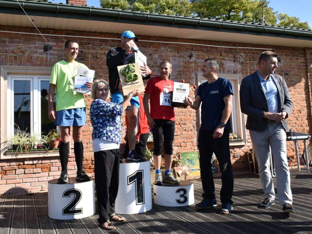 Sandomierz, gm. Samborzec. Pobiegli po zdrowie i ... wyjątkowe sandały [zdjęcia]