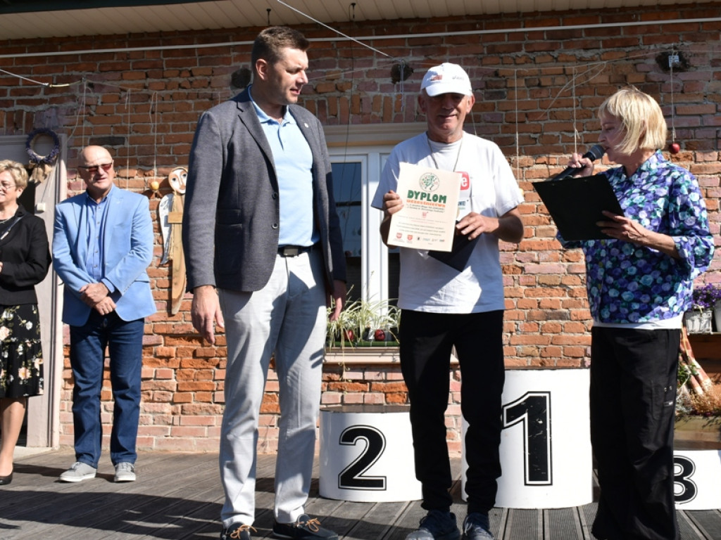 Sandomierz, gm. Samborzec. Pobiegli po zdrowie i ... wyjątkowe sandały [zdjęcia]