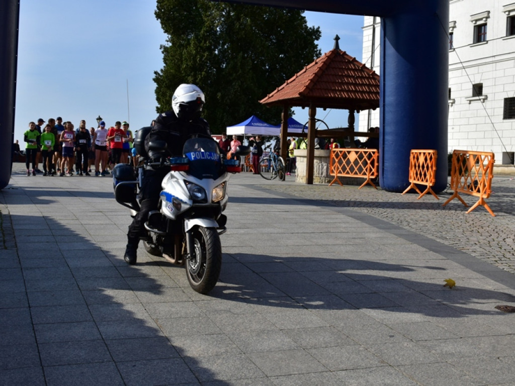 Sandomierz, gm. Samborzec. Pobiegli po zdrowie i ... wyjątkowe sandały [zdjęcia]